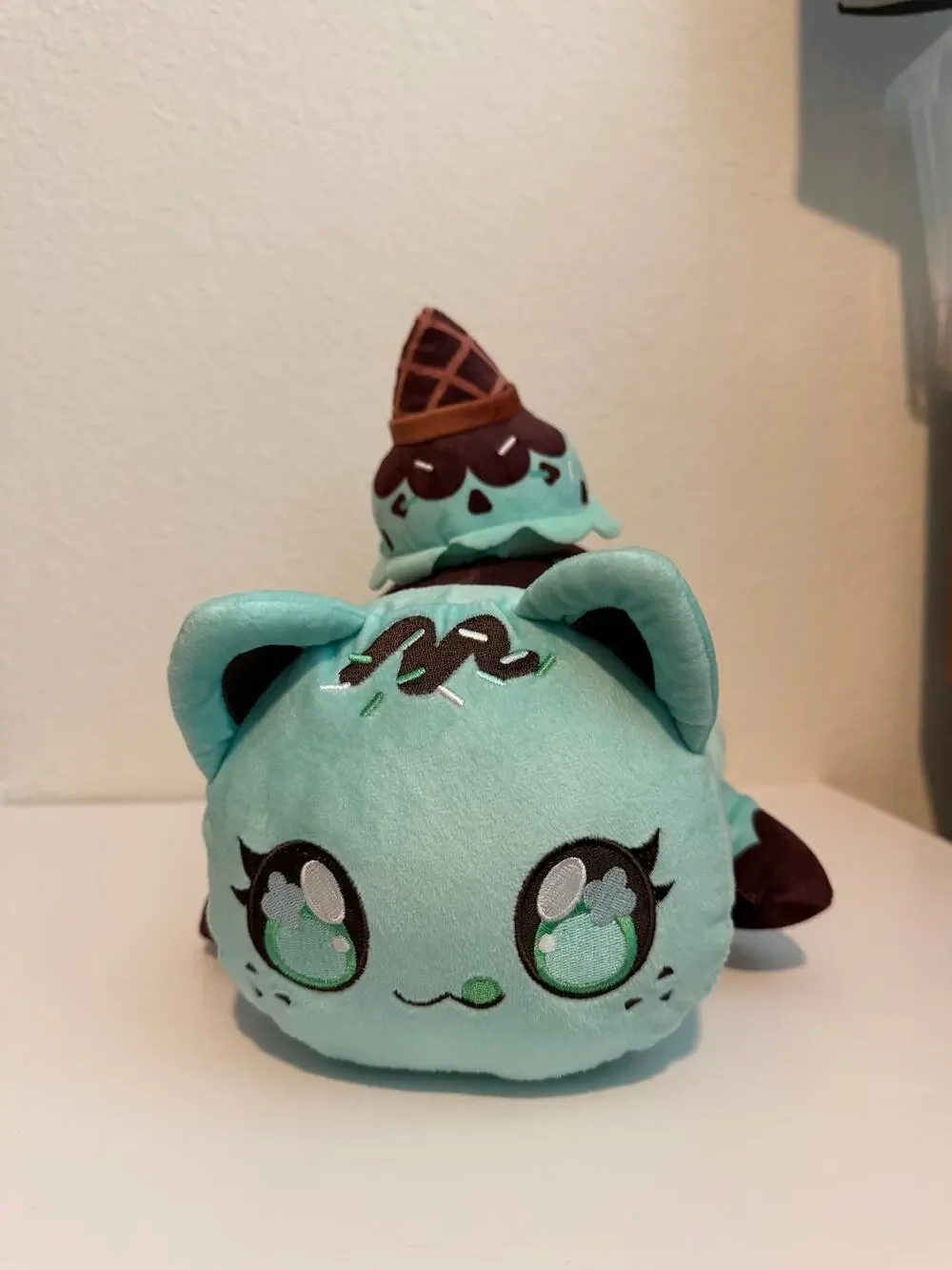 Aphmau MeeMeows Ice Cream Mint Chocolate Chip Cat Plush 11